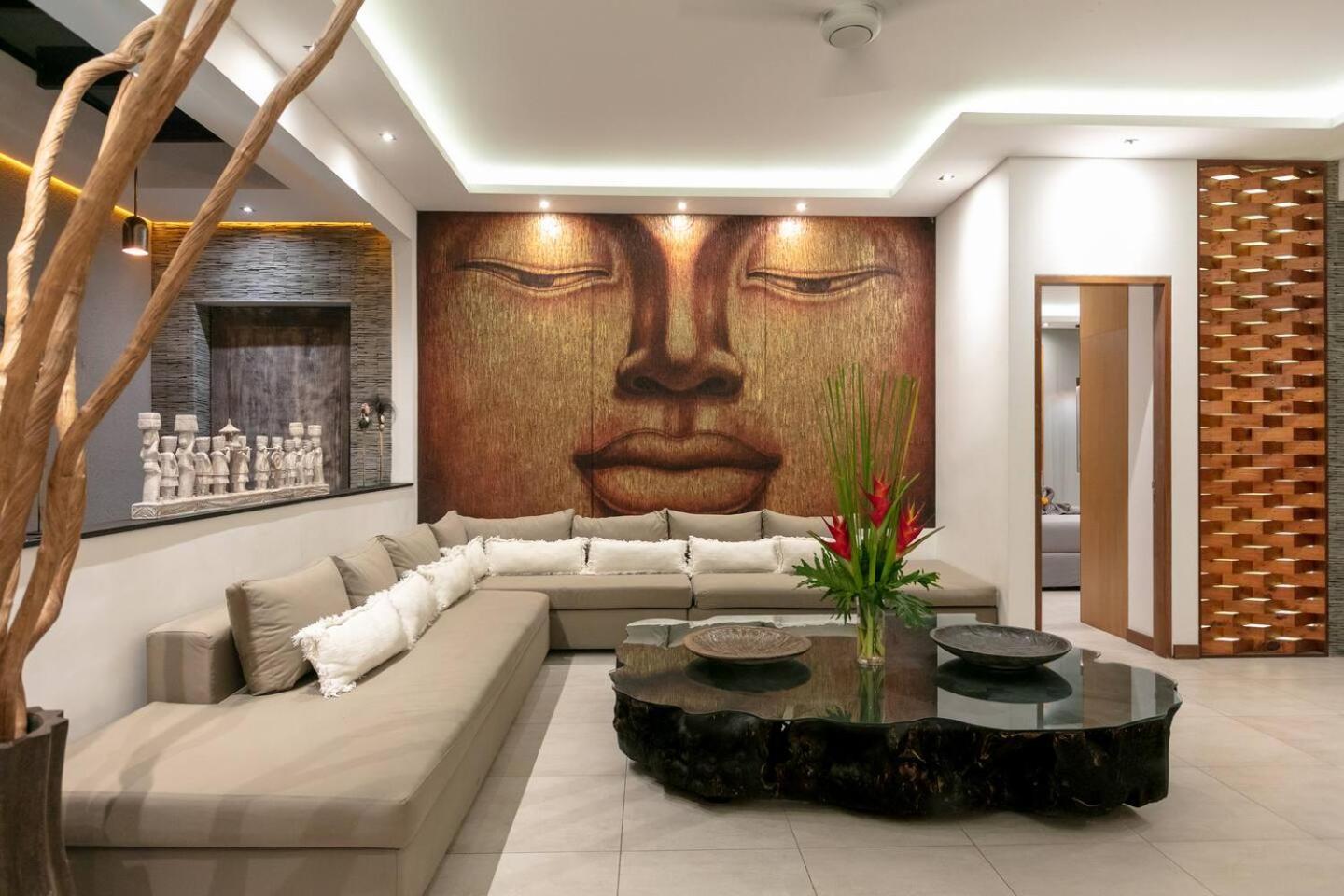 4 Bd Villa With Large Garden, Pool In Seminyak Exterior photo