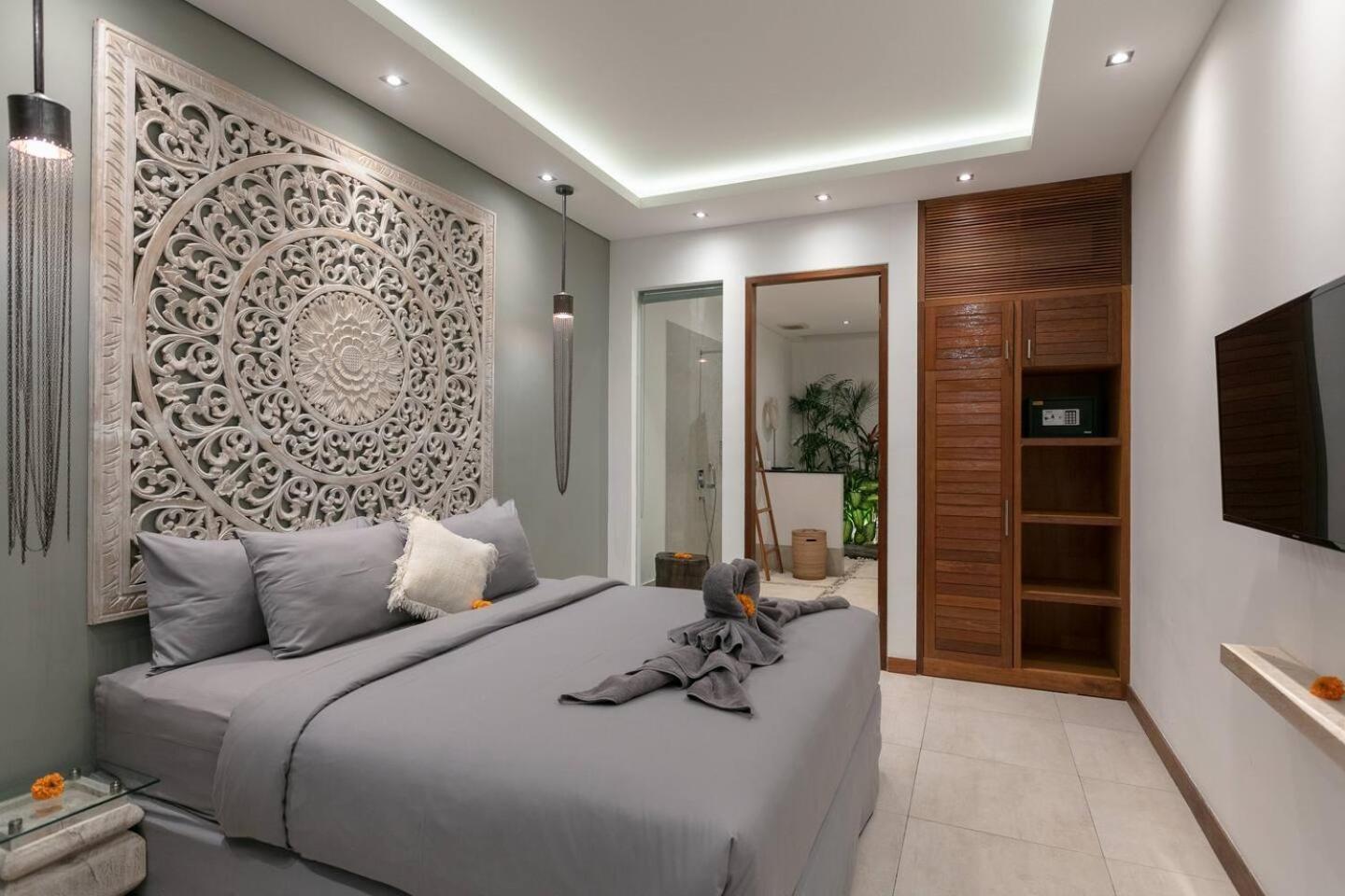 4 Bd Villa With Large Garden, Pool In Seminyak Exterior photo