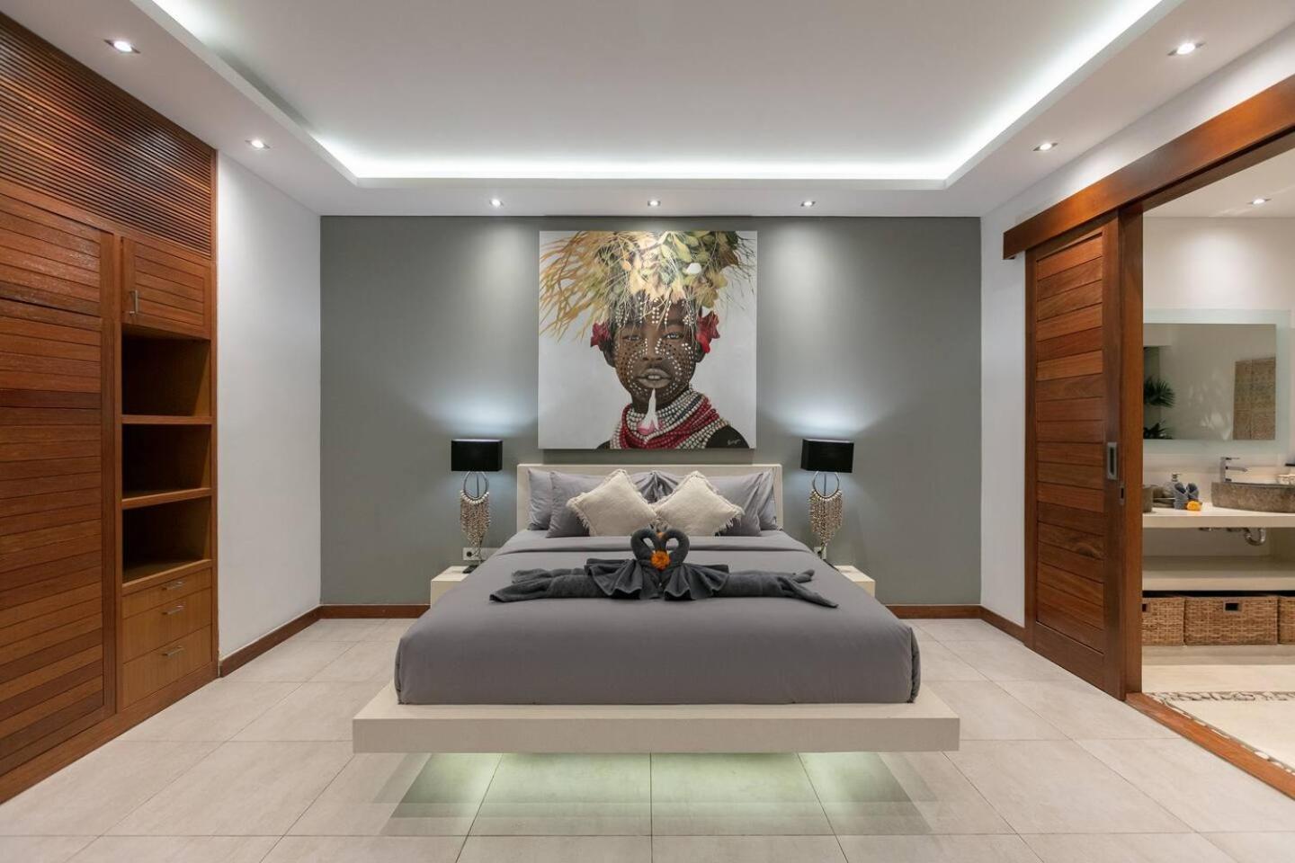 4 Bd Villa With Large Garden, Pool In Seminyak Exterior photo