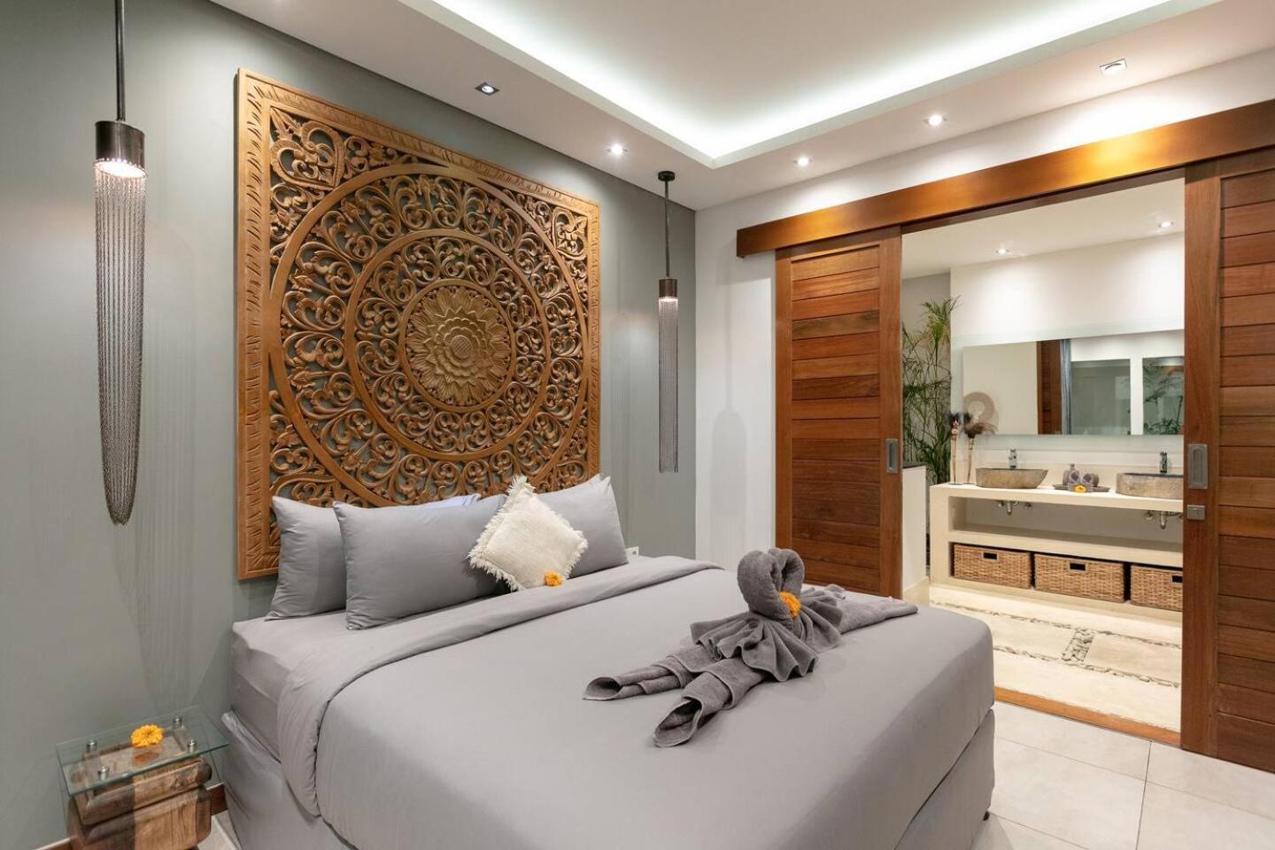 4 Bd Villa With Large Garden, Pool In Seminyak Exterior photo